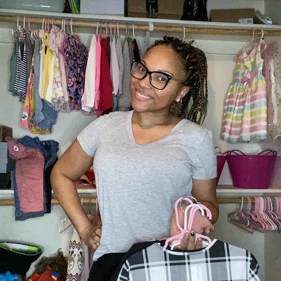 Meet the Posher, Brittney - Picture 3 of 3